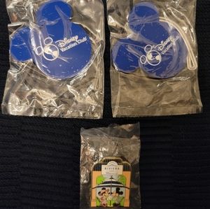 NEW IN PLASTIC DVC Disney's Riviera Resort Mickey & Minnie Trading Pin W/Bonus